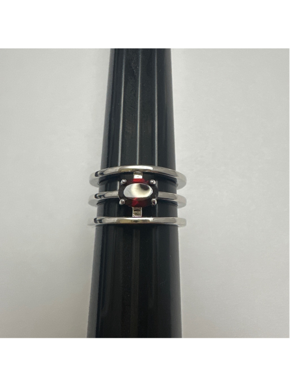 Women's Garmet set in .925 Sterling Silver Multi-Band Ring Size 10